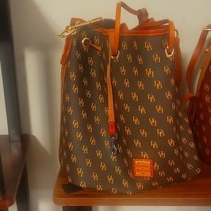 Dooney&Bourke